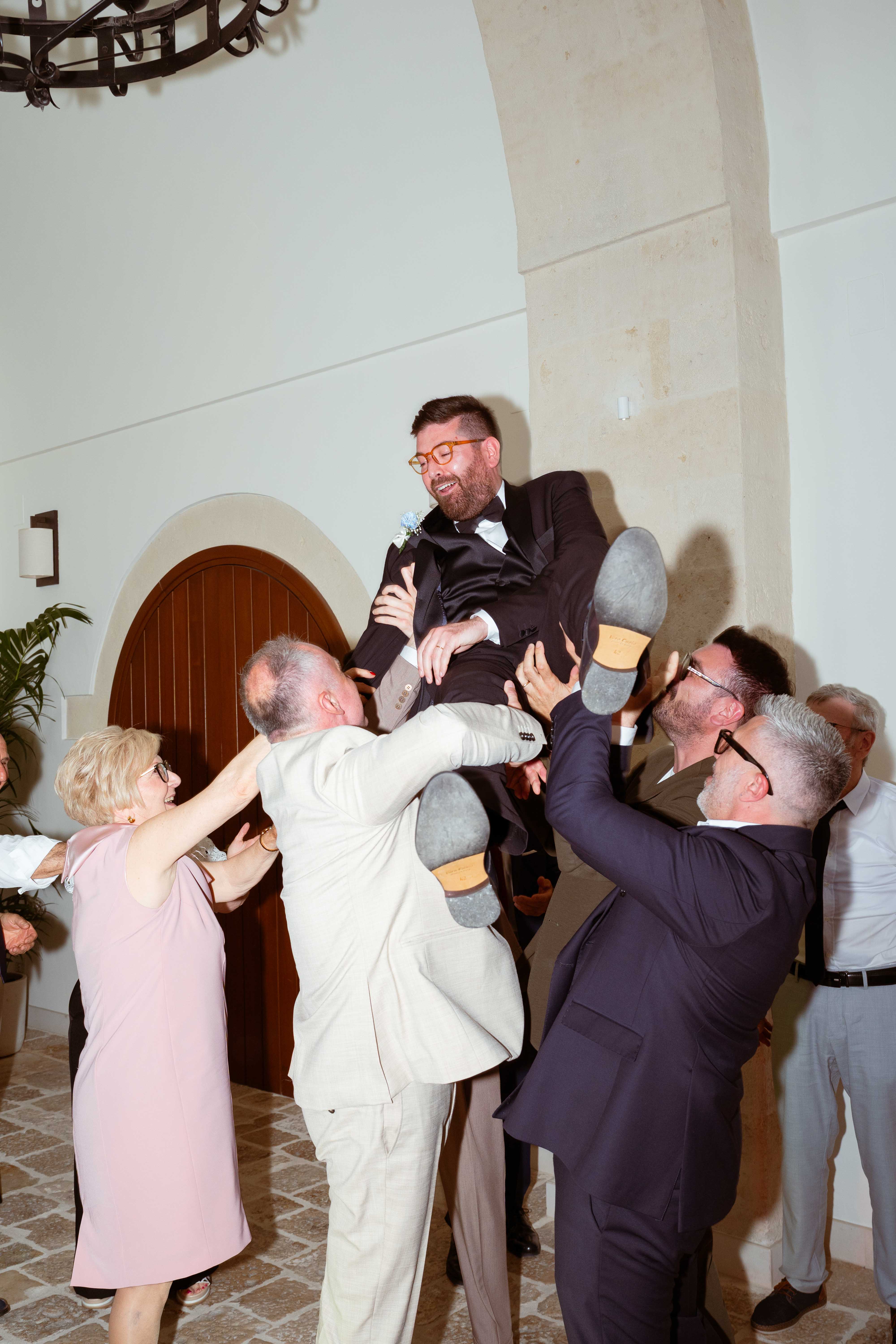 Wedding photographer Puglia — bride and groom portrait